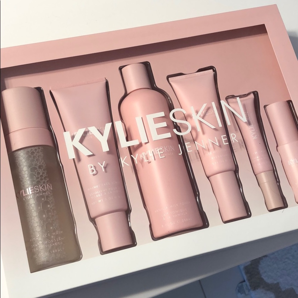 KYLIE SKIN set